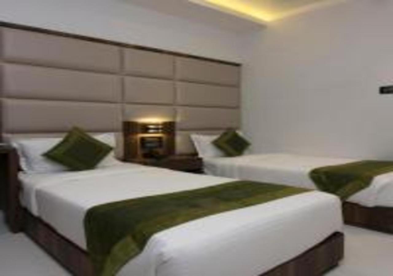 Hotel Meriton Mumbai International Airport T-2 Exterior foto